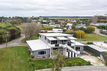  Bach 60, 75 Kingsburys Road, Rakaia