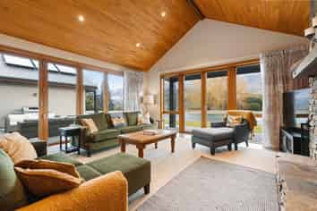 17 Mount Pisa Road, Mount Pisa