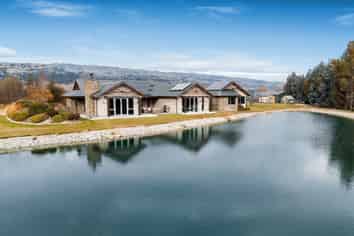 17 Mount Pisa Road, Mount Pisa