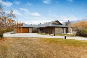 17 Mount Pisa Road, Mount Pisa