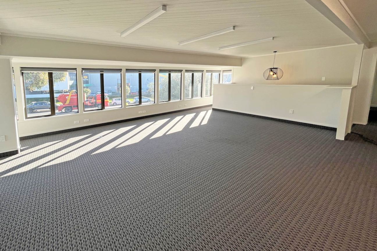 TIDY OFFICE IN ONEHUNGA - View 3