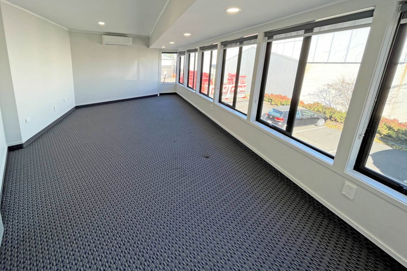 TIDY OFFICE IN ONEHUNGA - View 2
