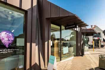 Iconic Frontage - Prestigious Location