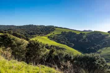 59 Waimangu Road, Waiheke Island
