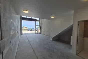 Versatile Commercial Warehouse in Nikau Junction 