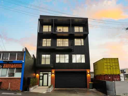 Developer quits, ultimate split risk investment