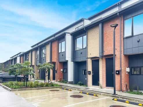 64 Parkwood Avenue, Westgate