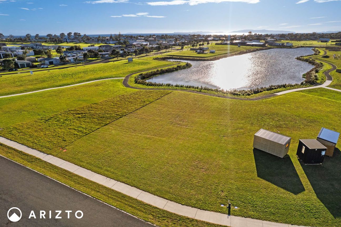 North Facing on the Lakefront! - Vista 4