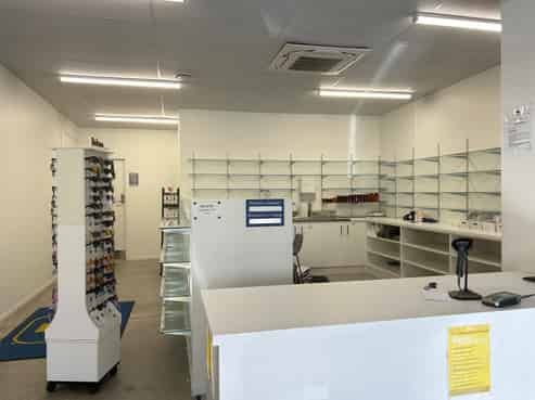 High profile Dinsdale retail/healthcare