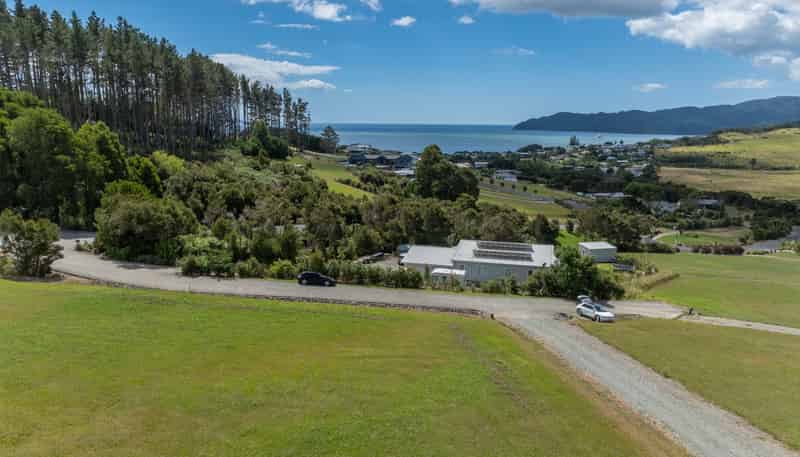 2 Frazer Place, Coopers Beach