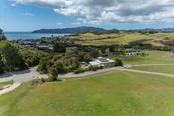 2 Frazer Place, Coopers Beach