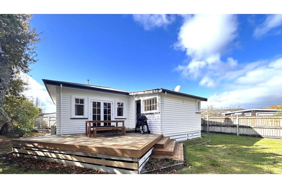 76 Summerhill Drive, Fitzherbert, Palmerston North City For Rent