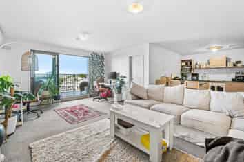 41/241 Hinemoa Street, Birkenhead