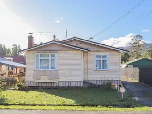 12 Inverness Street, Dunollie