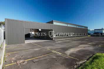 Prime Office & Warehouse on Corner Site | Wiri