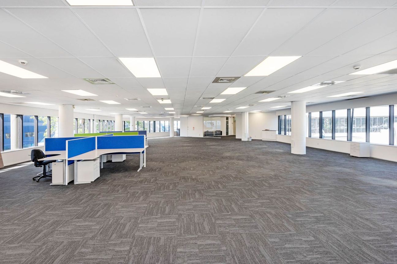 OFFICE WITH STUNNING SEA VIEWS - Més