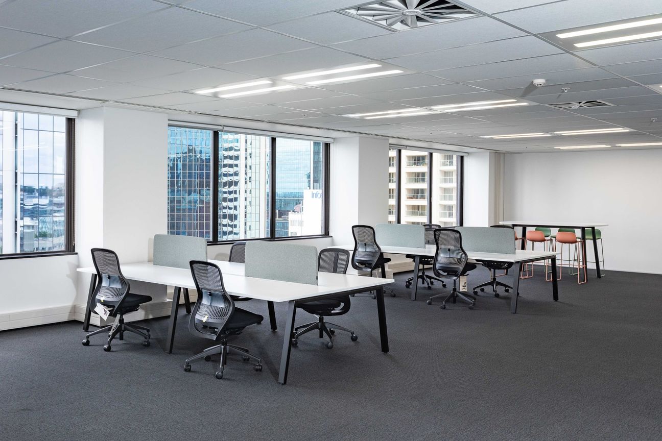 Office suites and full floors at the Aon Centre - Widok 3