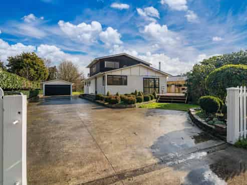749 River Road, Broadlands Forest