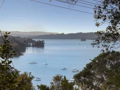 2 Barr Road, Mahurangi West