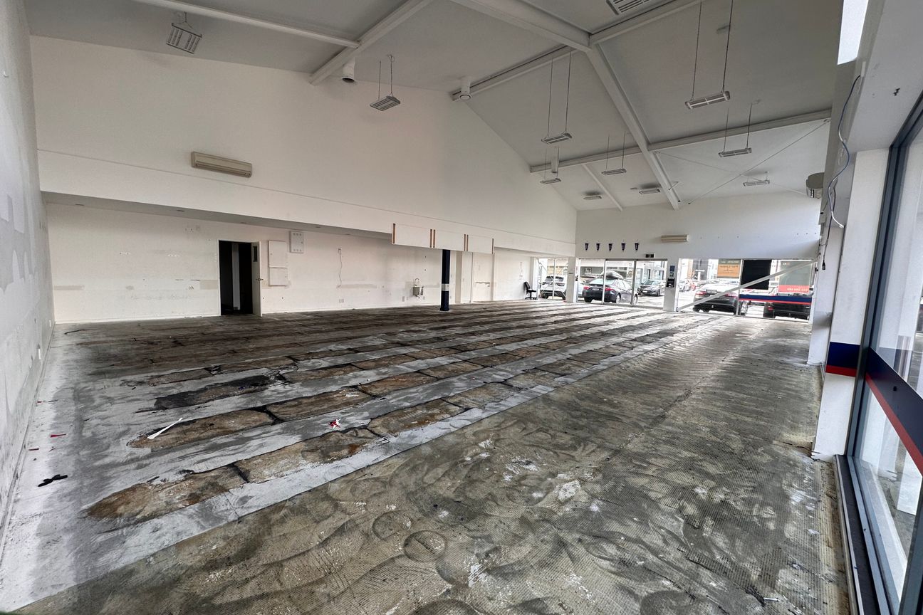 Standout CBD Premises with Parking - Altro