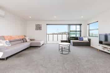 304/26 Shortfin Place, Flat Bush