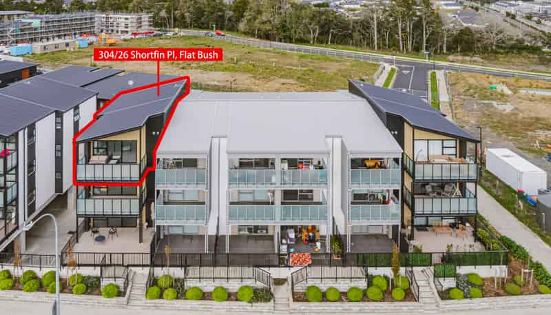 304/26 Shortfin Place, Flat Bush