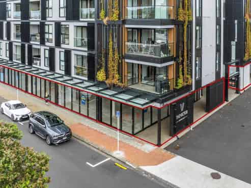 Browns Bay 117sqm retail for lease