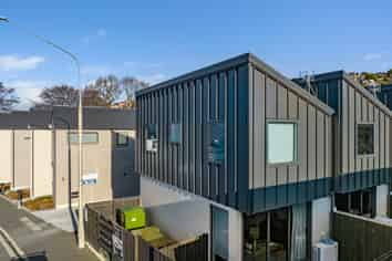 2 Dallas Lane, Caversham