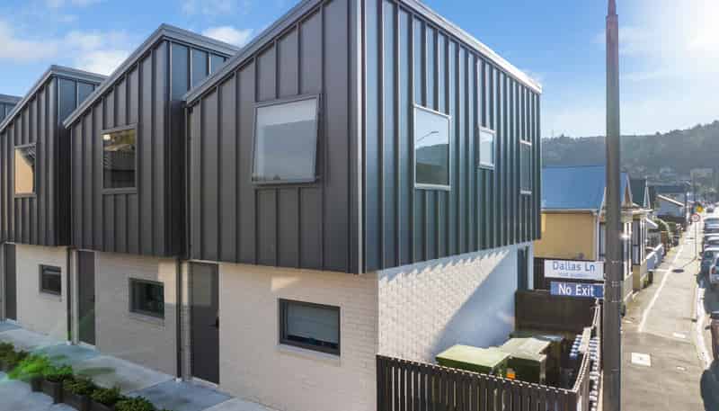 2 Dallas Lane, Caversham