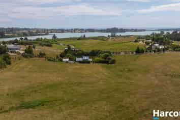 19 & 41 Bronte Road East, Mapua