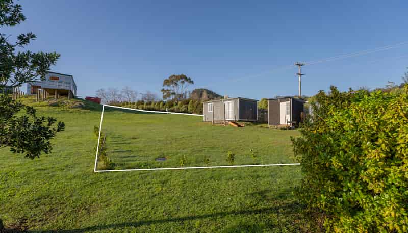 10 Tinirau Place, Cooks Beach