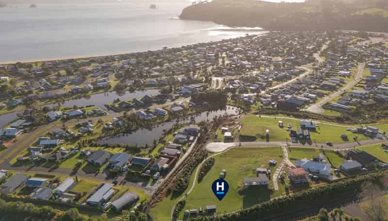 10 Tinirau Place, Cooks Beach