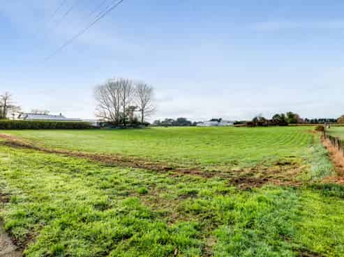 0n Hobson Street, Normanby