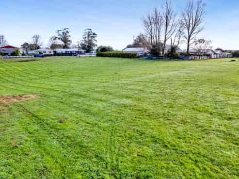 0n Hobson Street, Normanby