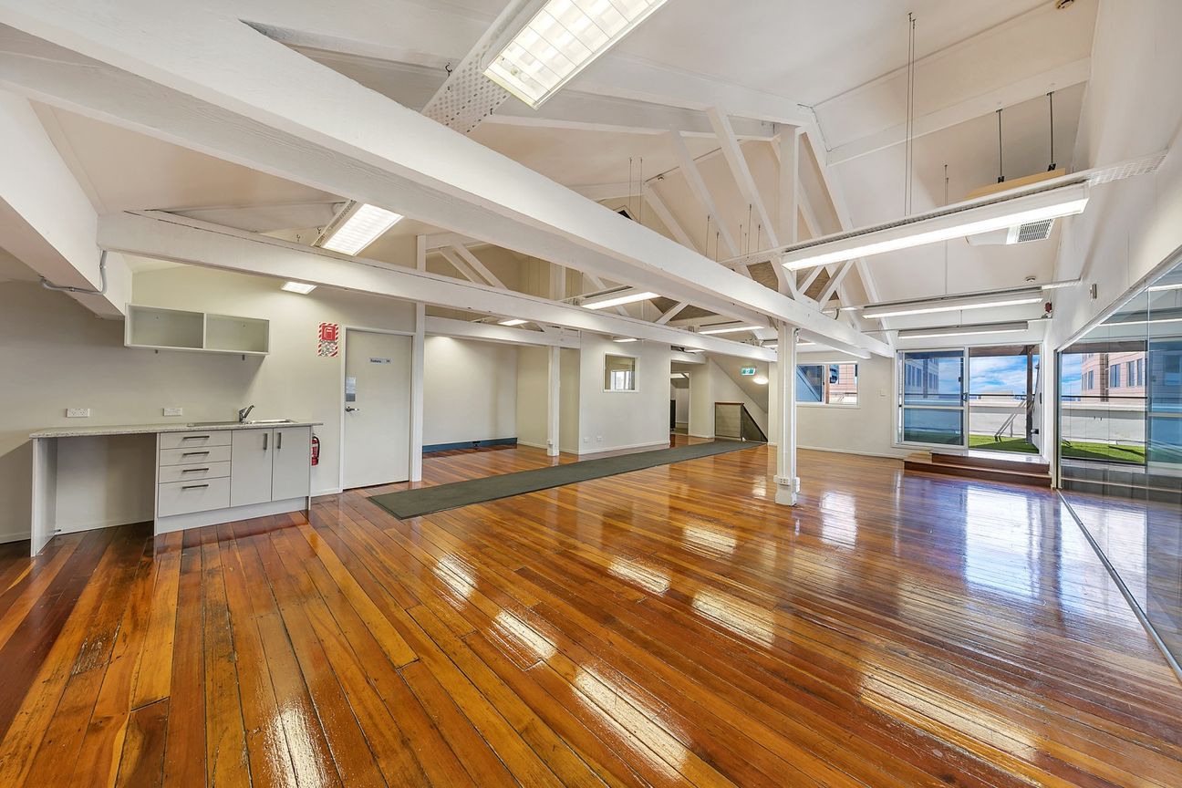 Quality Character Office with View in CBD - Vista 6
