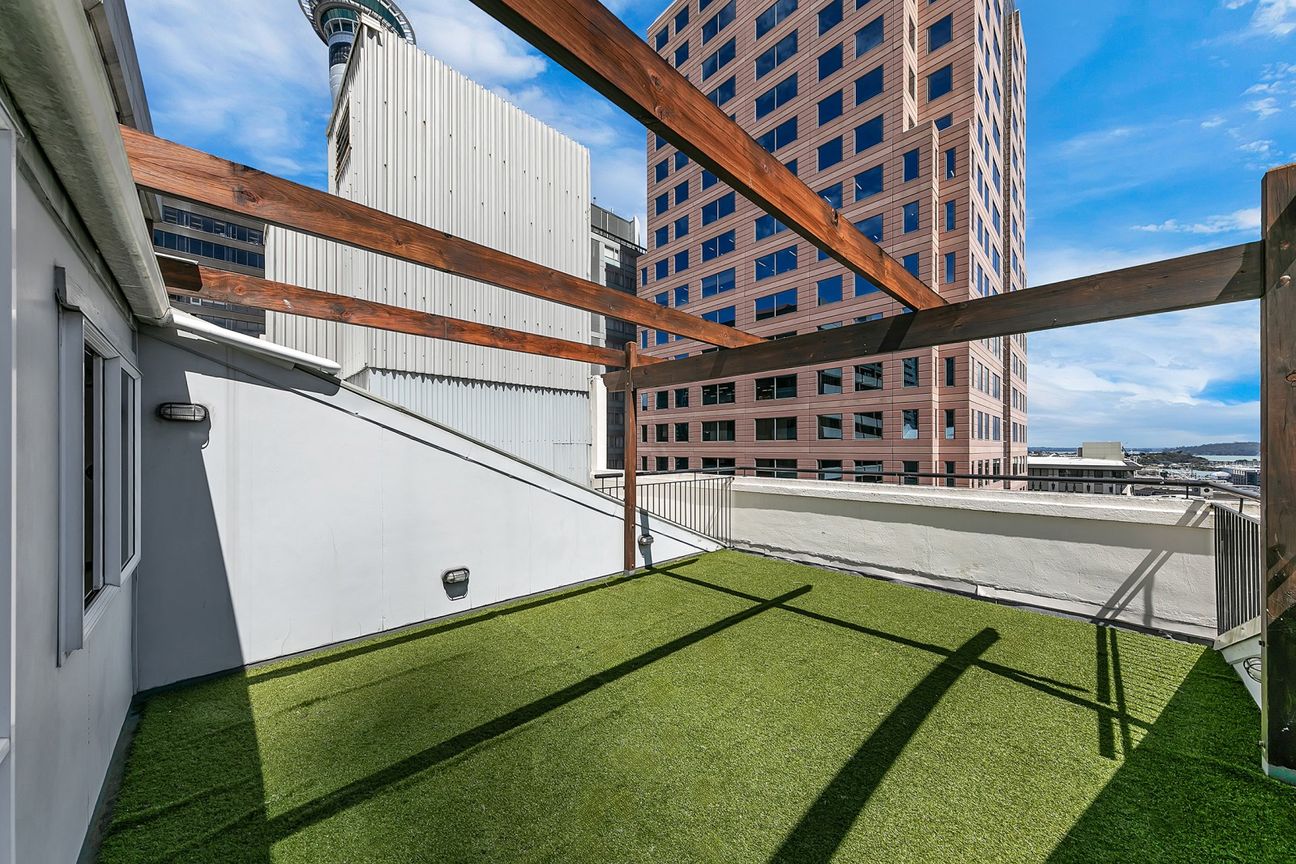 Quality Character Office with View in CBD - Vista 3