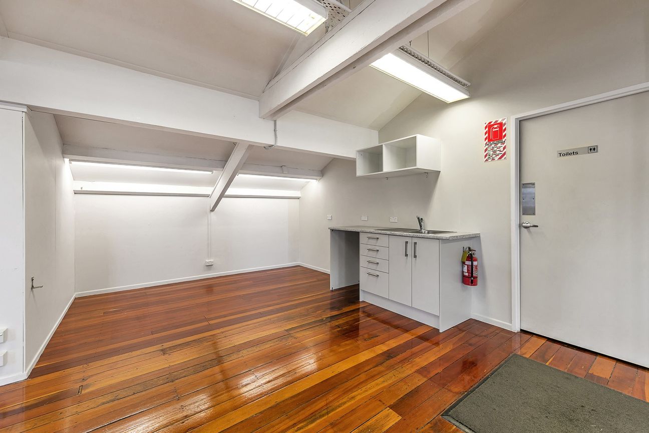 Quality Character Office with View in CBD - Altro