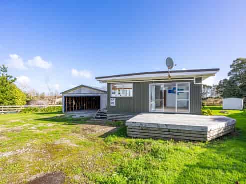 2 Okahukura Road, Tapora