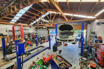 KAPIRO GARAGE FOR LEASE
