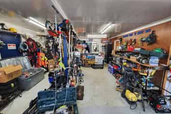 KAPIRO GARAGE FOR LEASE
