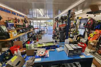 KAPIRO GARAGE FOR LEASE
