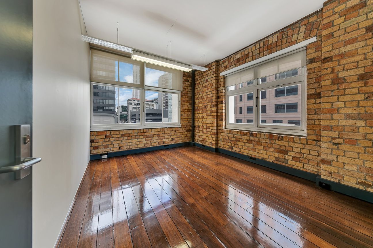High Profile Office on Wyndham Street - Bild 5