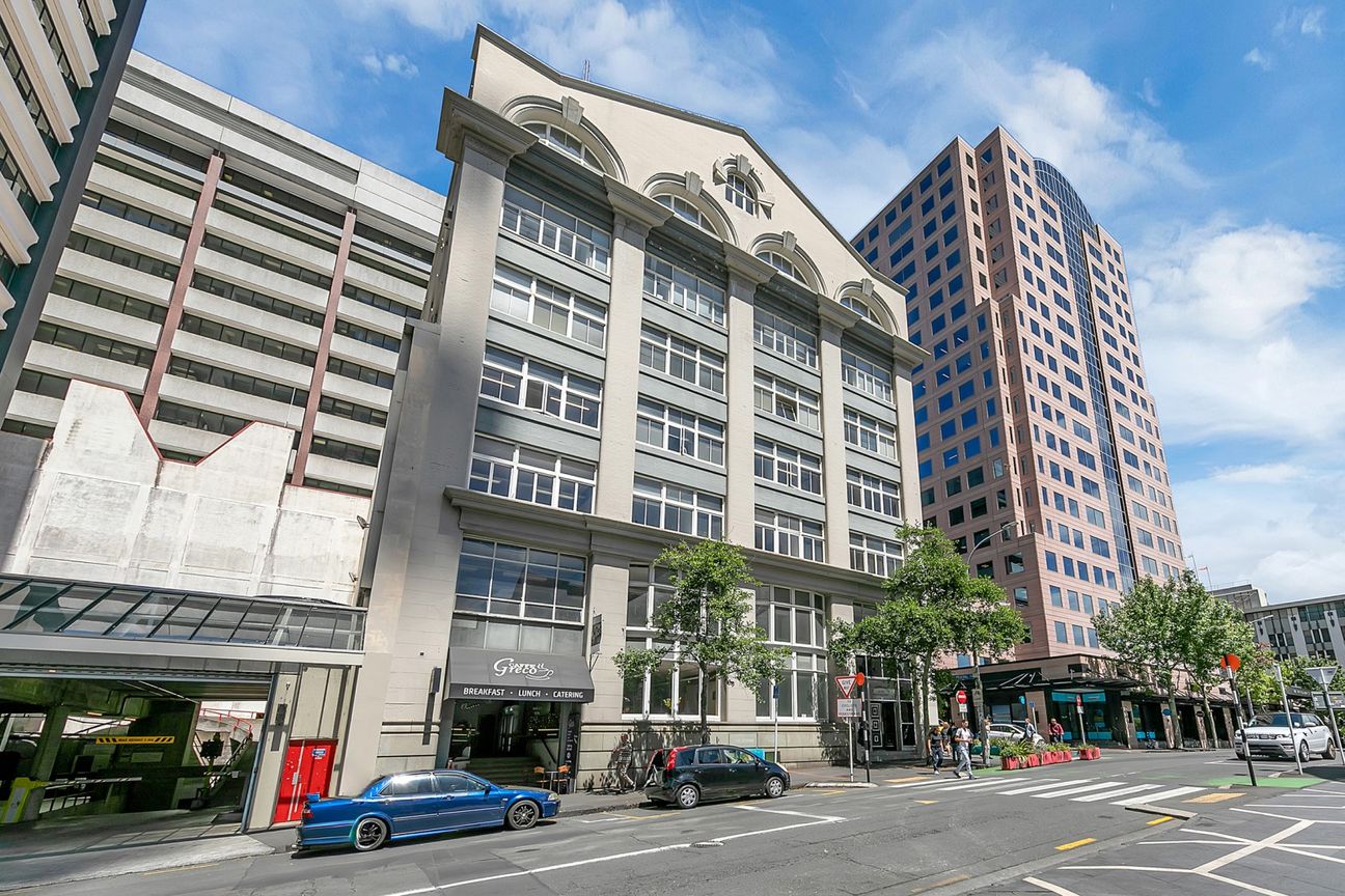 High Profile Office on Wyndham Street - Bild 3