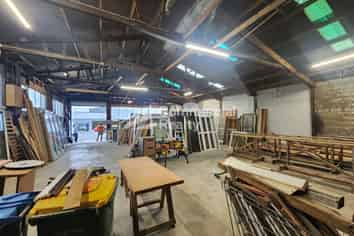 Practical New Lynn Warehouse
