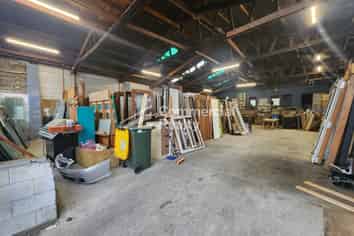 Practical New Lynn Warehouse