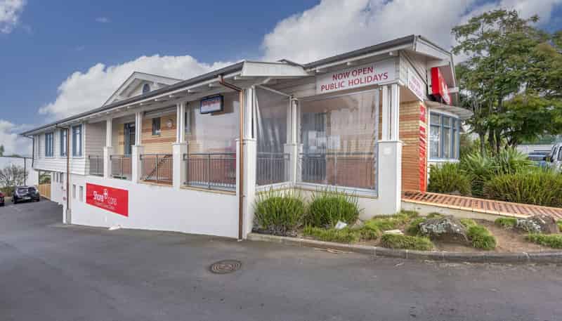 948 East Coast Rd, Northcross