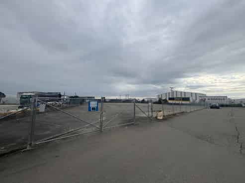 Huge 2,729sqm industrial yard for lease