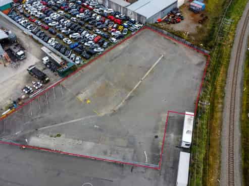 Huge 2,729sqm industrial yard for lease