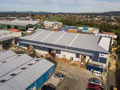 High Stud Modern Warehouse for lease