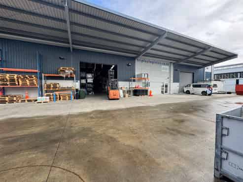 High Stud Modern Warehouse for lease
